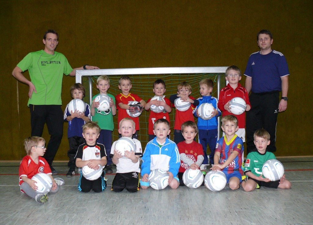 Obere Reihe von links: Trainer Jörg Schrader, Phil Scheffler, Erik Bohlmann, Jonah Trips, Hendrik Jordan, Colin Steinhauer, Timon Beelte, Marvin Petruschke, Co-Trainer Maik Petruschke-Frost Untere Reihe von links: Karl Kobbe, Jason Nawo, Robin Dittmann, Marvin Nagel, Leo Schwuchow, Thami El Hamoumi, Lennard Schrader.