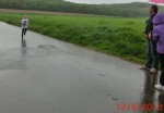 Jakob freut sich trotz des Regens.