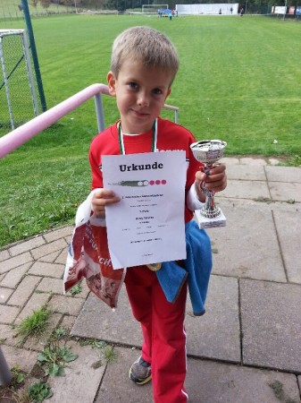 Henry gewinnt seine Altersklasse