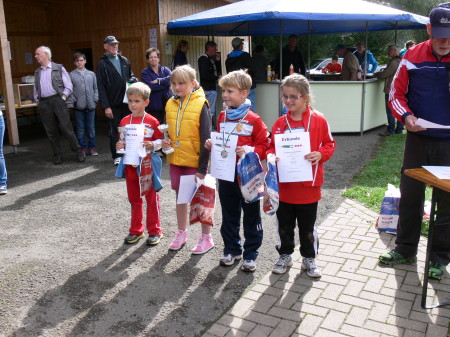 Siegerehrung Schülerinnen / Schüler C. v.l. die MTV-er Henry, Jana & Juliana