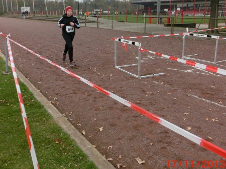 Lea kommt ins Ziel.