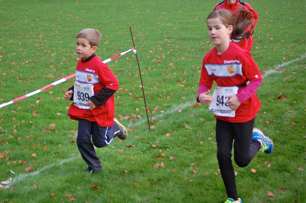 Henry & Charlotte kurz vor dem Ende der ertsen Runde.