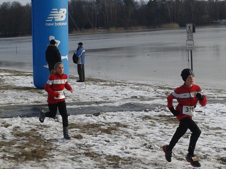 Nach der ersten Runde liegt Kilian kurz vor Leonie.