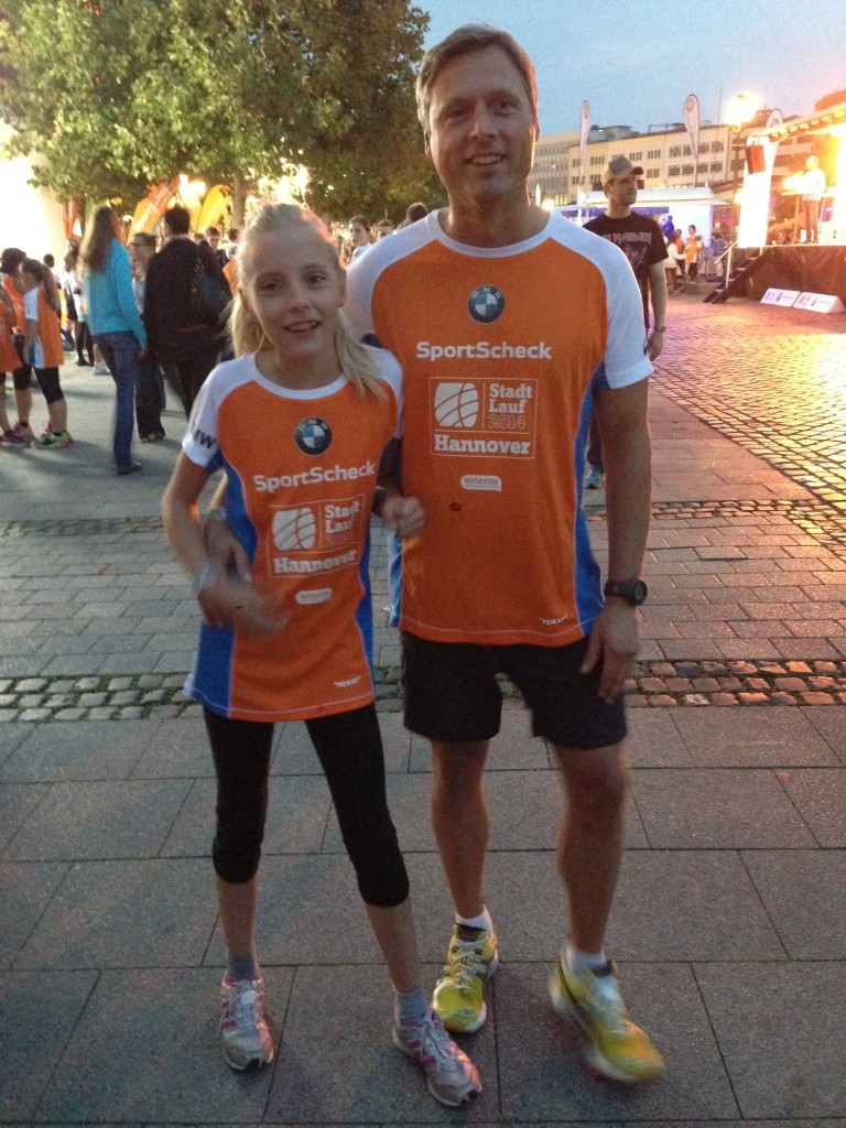 Jenna und ihr Vater Marco freuen sich auf den Lauf durch Hannover.