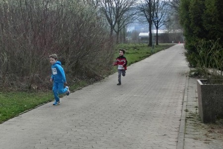 Nick hat nur noch wenige Meter bis ins Ziel.