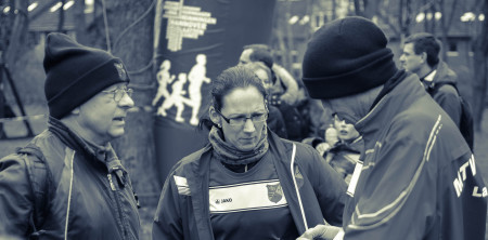 Carmen und Michael bereiten sich auf sechs Seerunden vor.