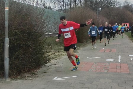 Los geht es für Michael. Die ersten 195 m hat er schon hinter sich - jetzt nur noch 42000 und es ist geschafft