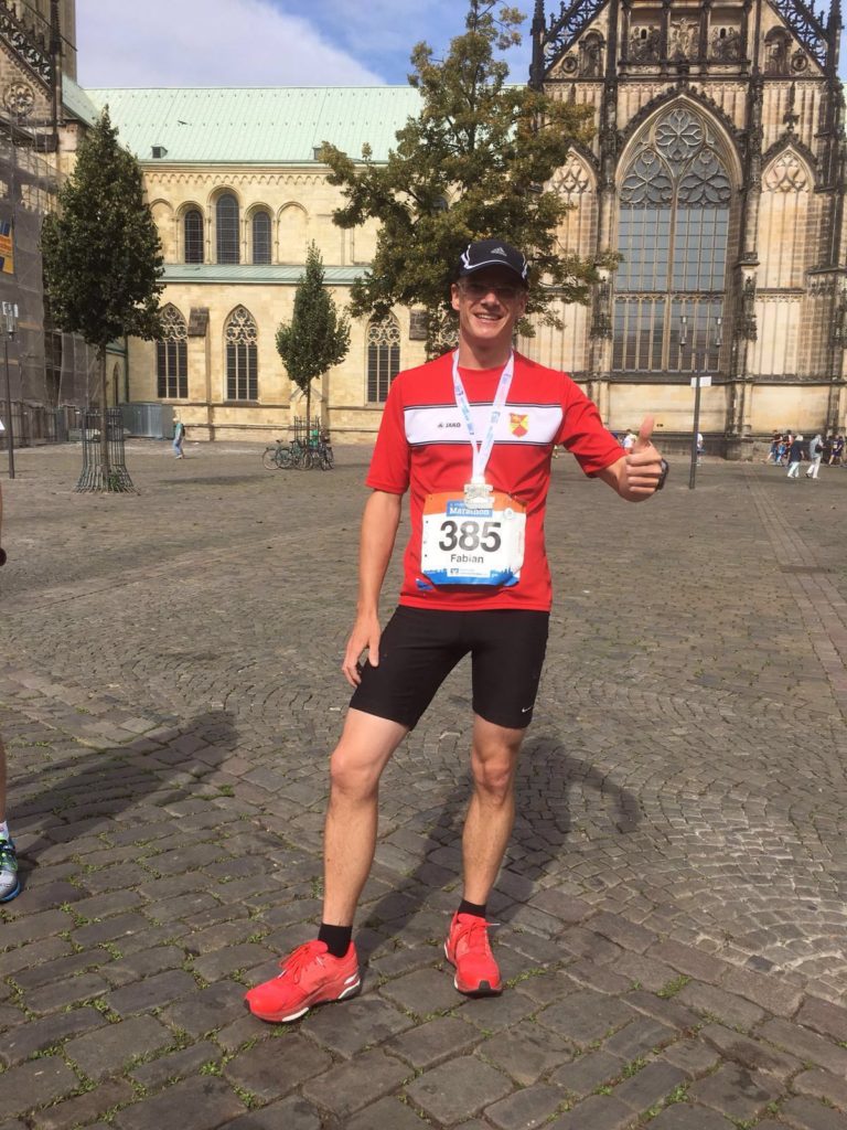 Fabian hat es geschafft - Beim Münstermarathon 2016 knackt er die magische 4-Stunden-marke.