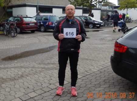 Peter Lieser hat auch mal wieder selbst seine Laufschuhe geschnürt.