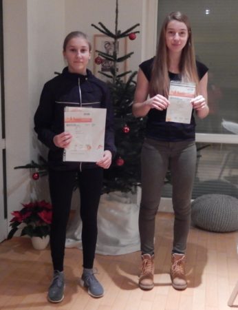 Die beiden erfolgreichsten MTV - Kinder Marit Halberkamp mit  ihrem bereits achten und Leonie Brokof mit ihrem bereits siebenten Sportabzeichen.