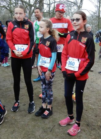 Emily, Greta und Anastasia warten auf den Startschuss.